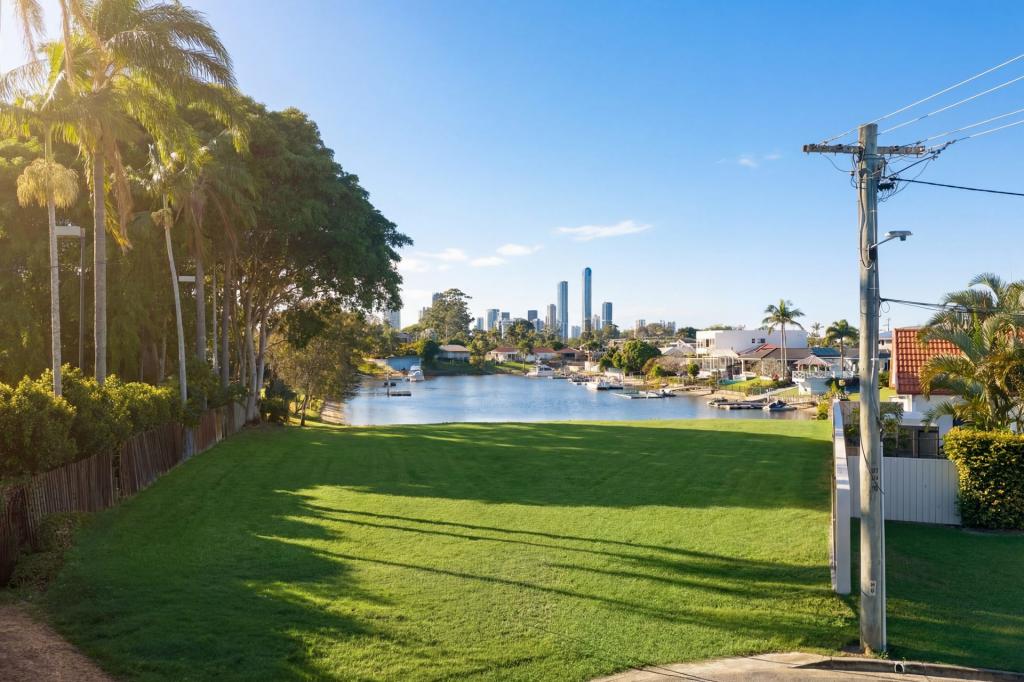 349 Monaco St, Broadbeach Waters, QLD 4218