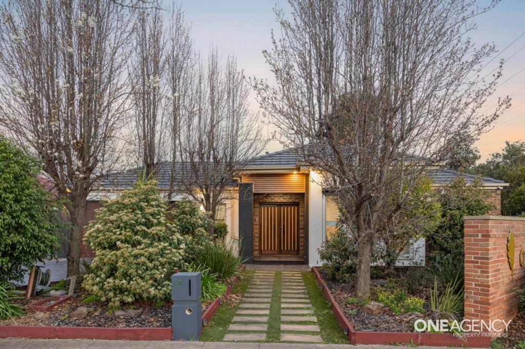 17 Lindley Ave, Caroline Springs, VIC 3023