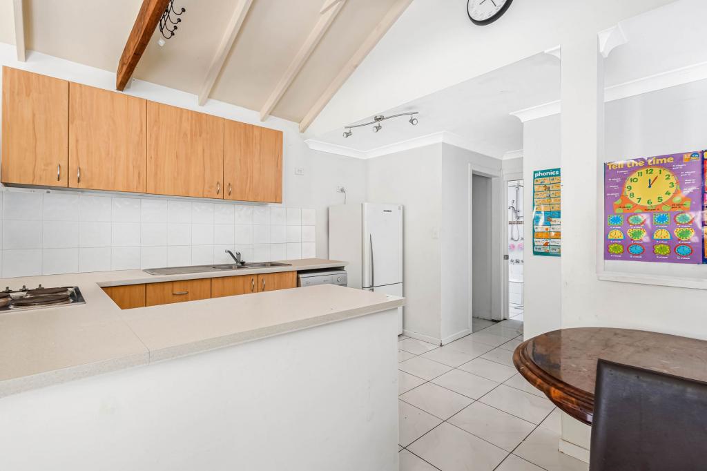 37a Dan Cres, Colyton, NSW 2760