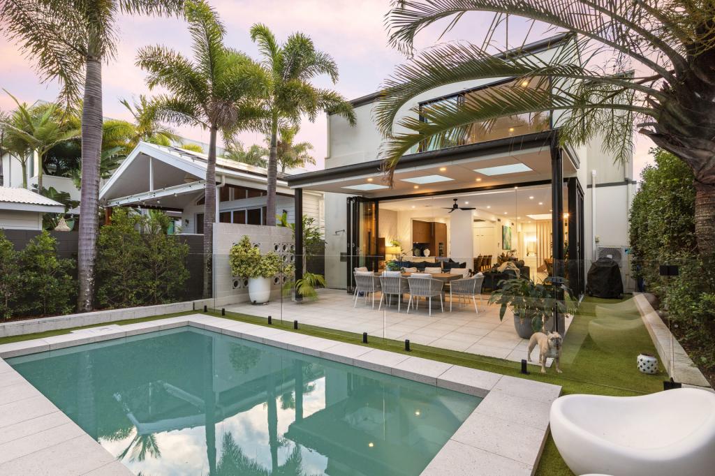 10 Ocean St, Mermaid Beach, QLD 4218