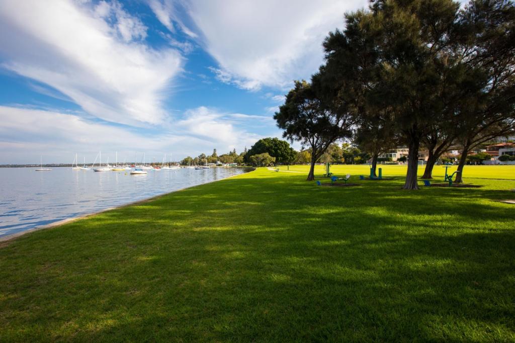 5 Haig Rd, Dalkeith, WA 6009