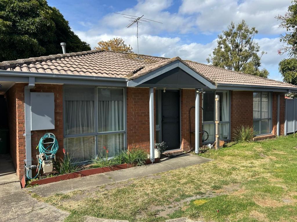 2/2 Hotham St, Cranbourne, VIC 3977