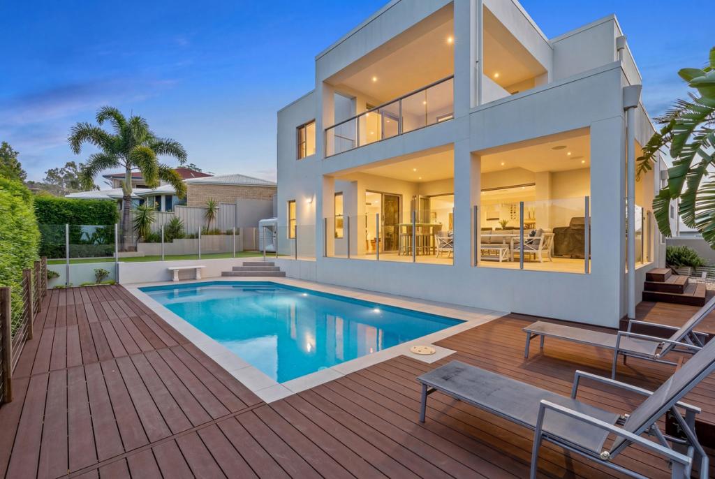 30 TARA VISTA BVD, HIGHLAND PARK, QLD 4211