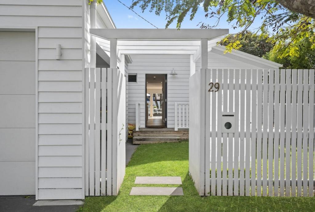 29 Coogeen St, Bundall, QLD 4217