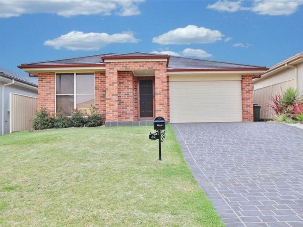 32 Bradley Dr, Harrington Park, NSW 2567