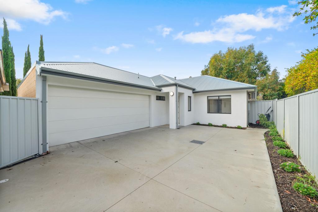 26A TRANGIE WAY, KELMSCOTT, WA 6111