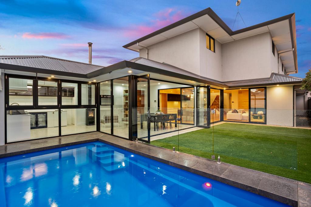 2b St Andrews Way, West Lakes, SA 5021