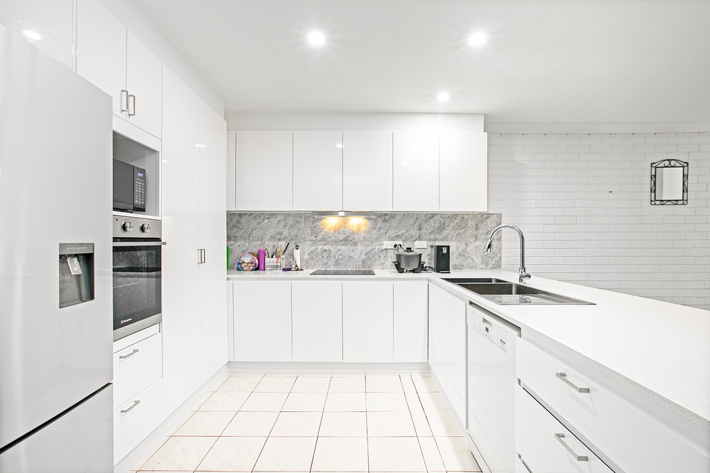 11 VOLANS PL, ERSKINE PARK, NSW 2759