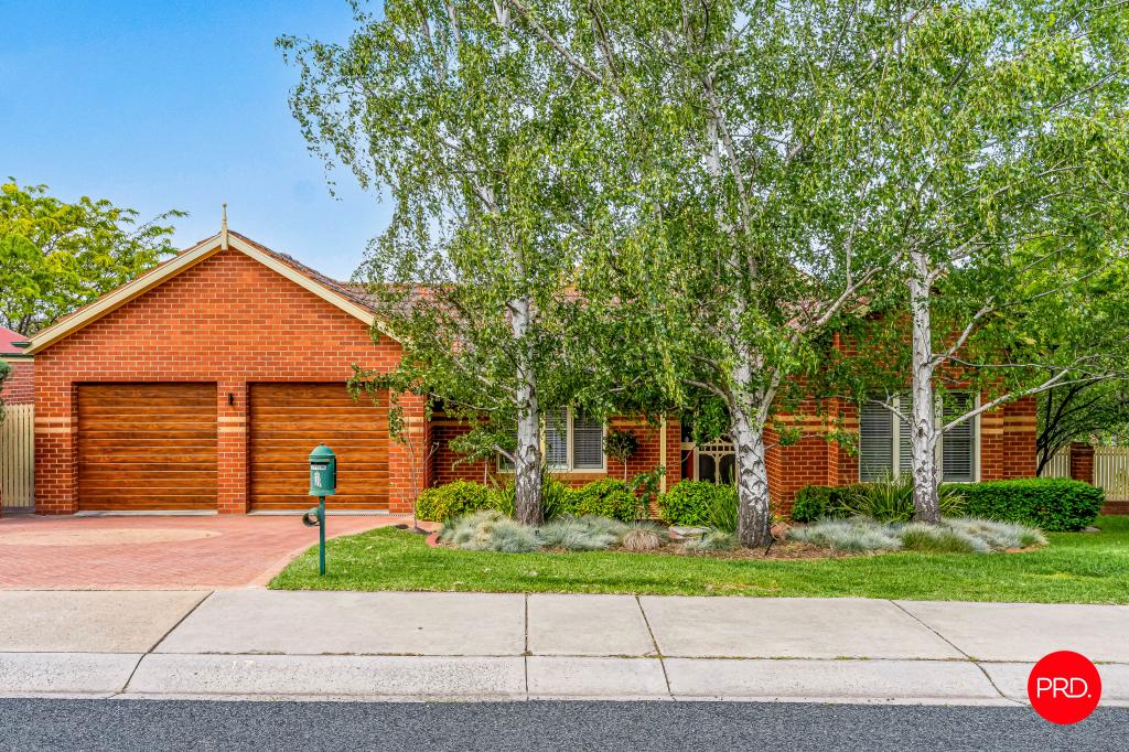 17 BOLTON DR, KENNINGTON, VIC 3550