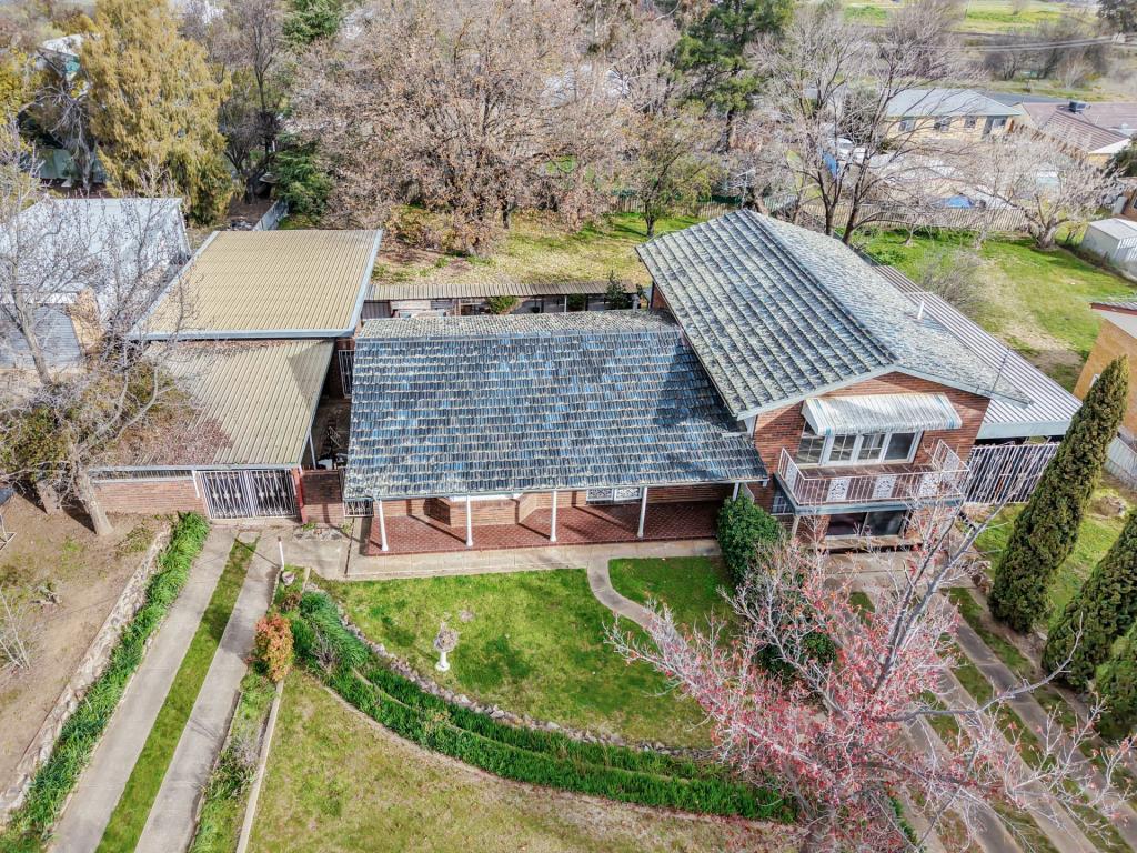 218 William St, Young, NSW 2594
