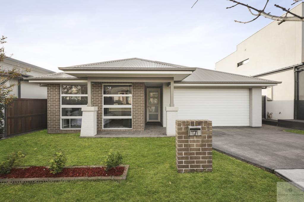 7 Walker St, Oran Park, NSW 2570