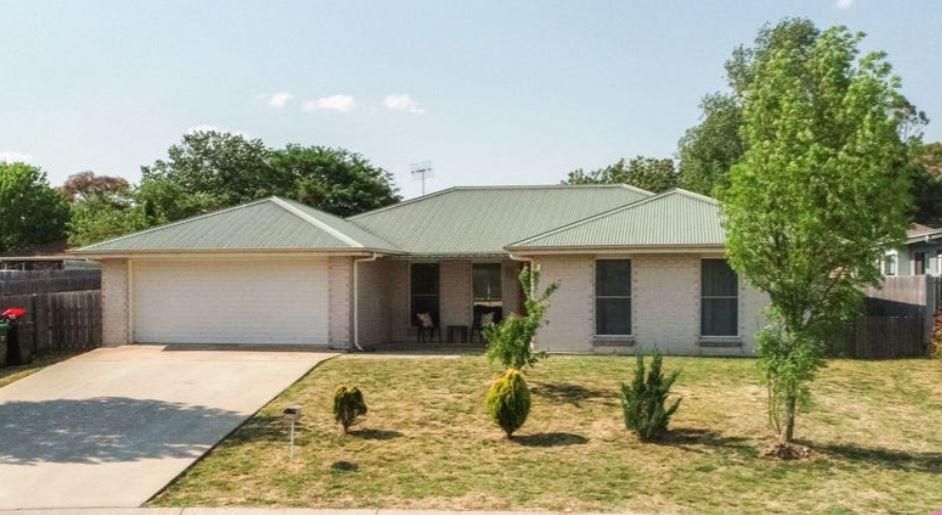 11 Claret Ash Dr, Guyra, NSW 2365