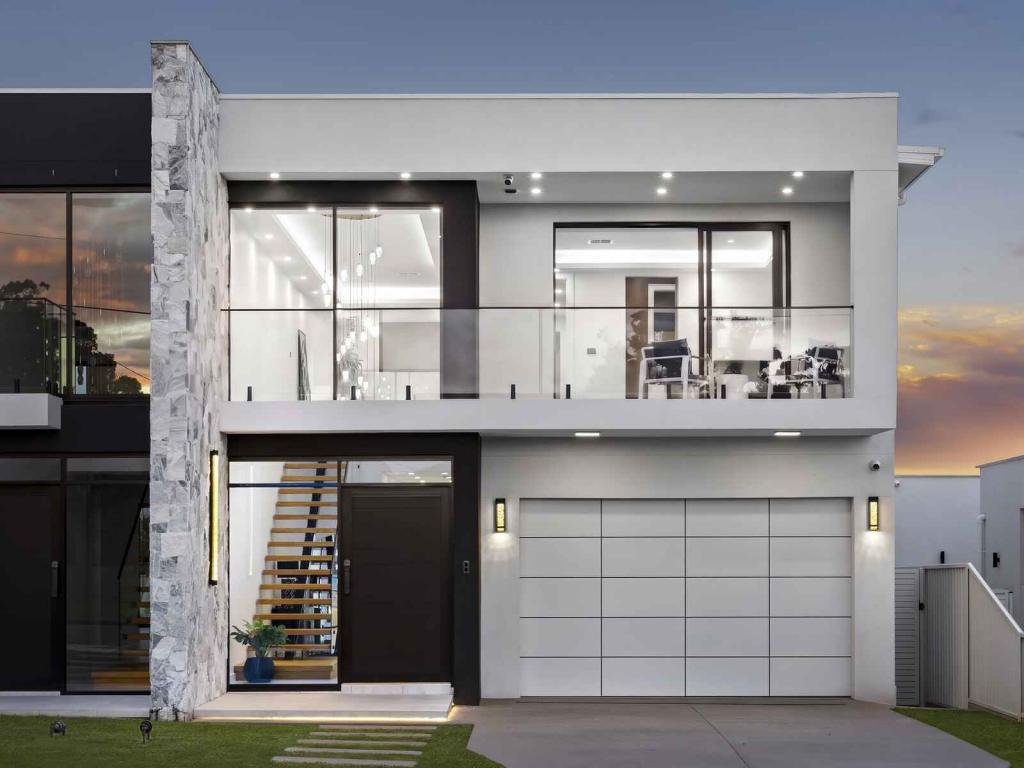 20b Josephine Cres, Moorebank, NSW 2170