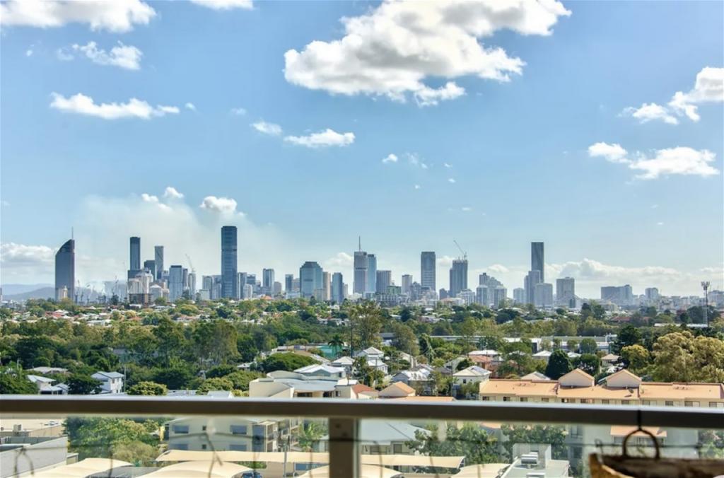 30601/300 OLD CLEVELAND RD, COORPAROO, QLD 4151
