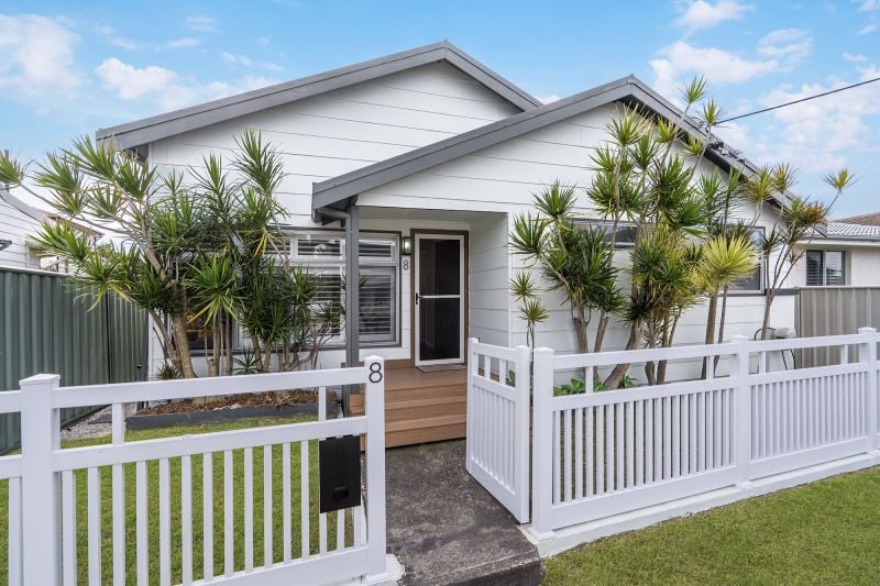 8 Pacific St, Stockton, NSW 2295