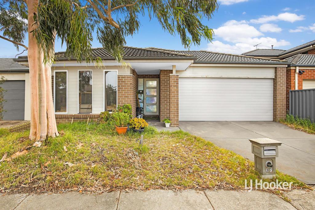 37 Hatfield Pl, Deer Park, VIC 3023