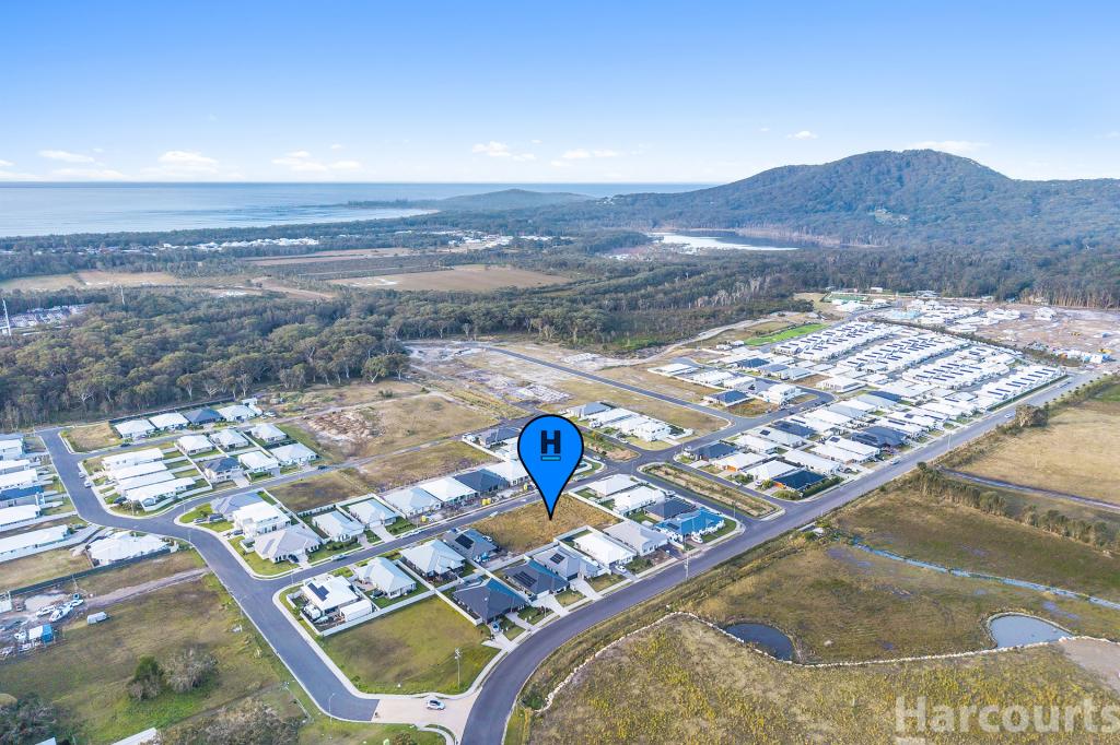 12 MEDORA AVE, SOUTH WEST ROCKS, NSW 2431