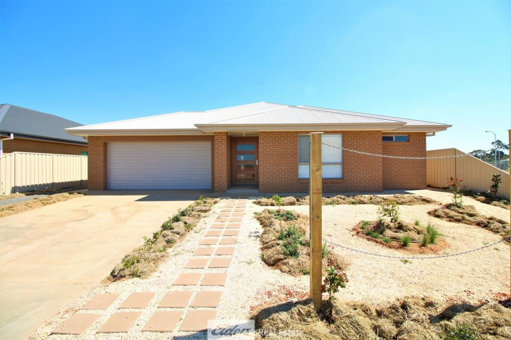 8 Scremin Gr, Griffith, NSW 2680