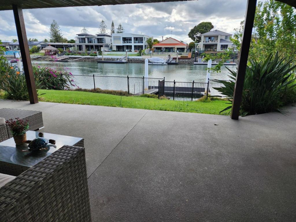 21 Savoy Dr, Broadbeach Waters, QLD 4218