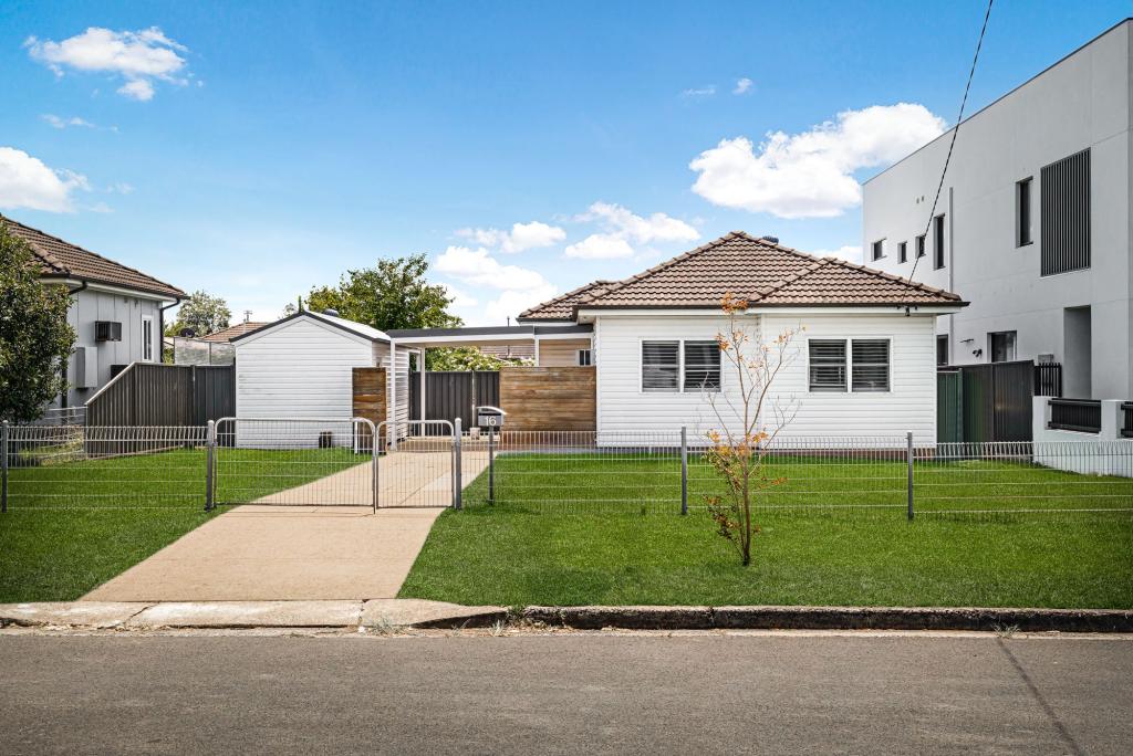 16 Dan Cres, Colyton, NSW 2760