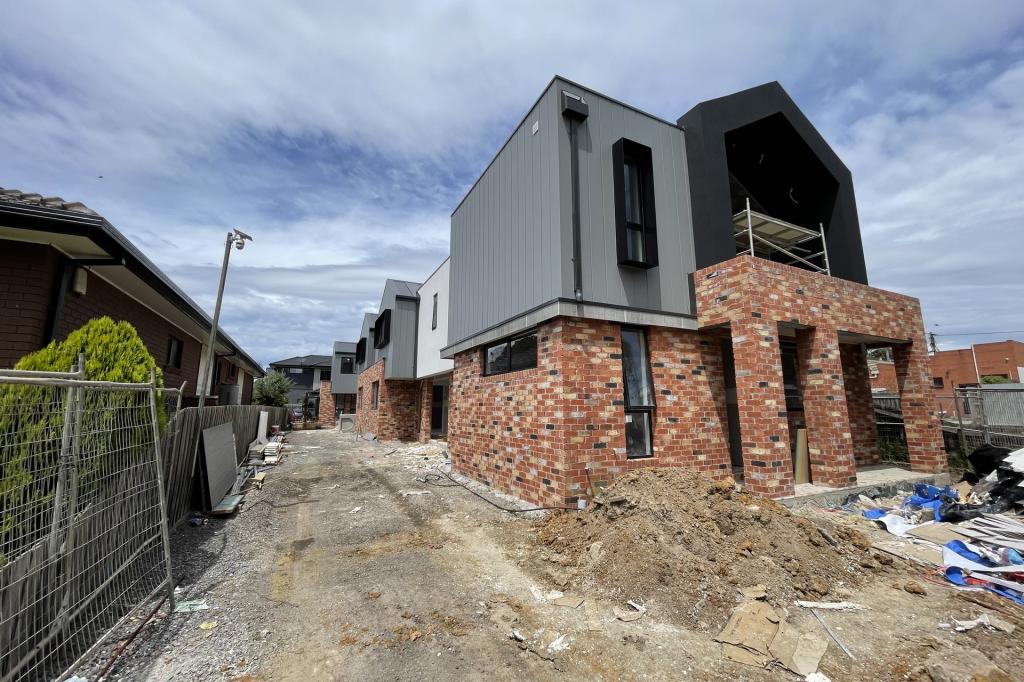 1-4/17 BEDFORD ST, RESERVOIR, VIC 3073