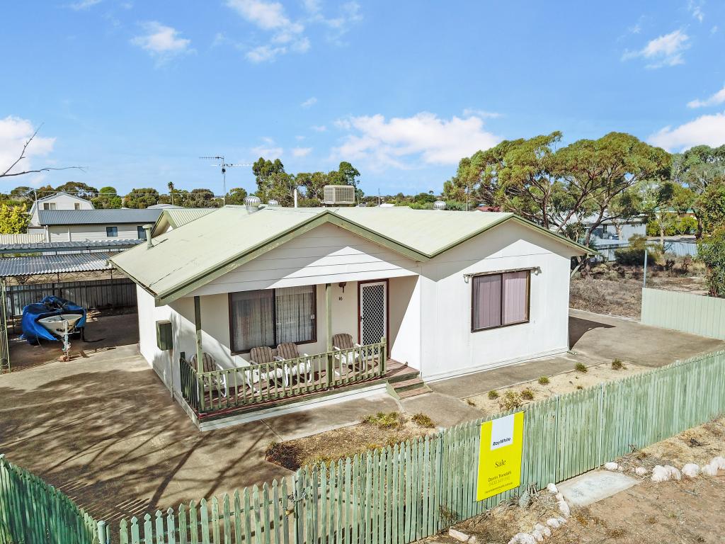 16 West Tce, Blanchetown, SA 5357