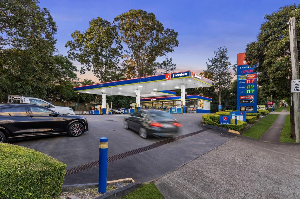 427 MOGGILL RD, INDOOROOPILLY, QLD 4068