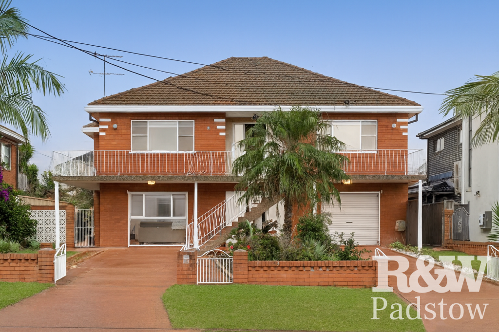 15 Hillcrest Ave, Moorebank, NSW 2170