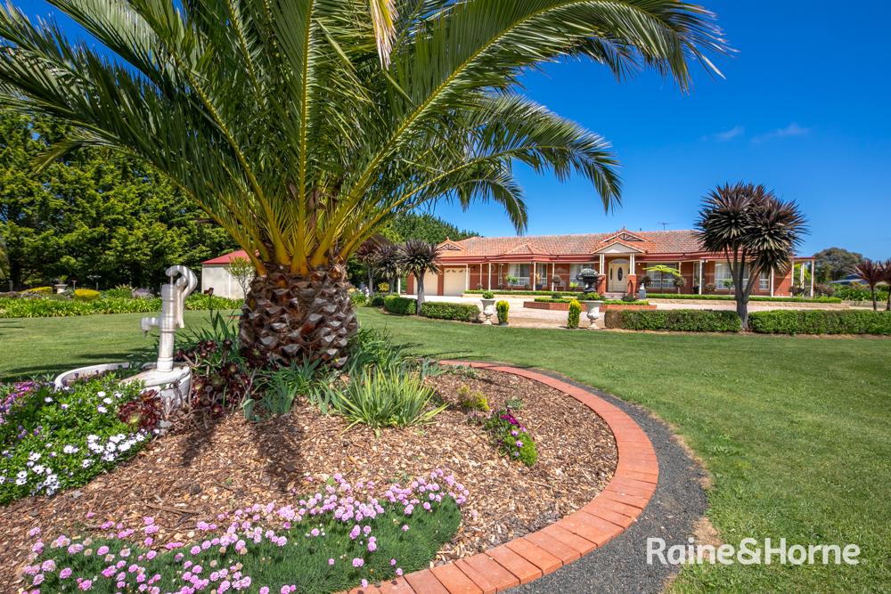 13 Kumbari Ct, New Gisborne, VIC 3438