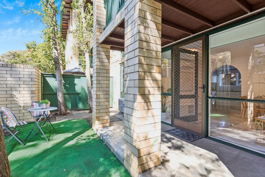 10/2 Ferguson St, Glenelg North, SA 5045