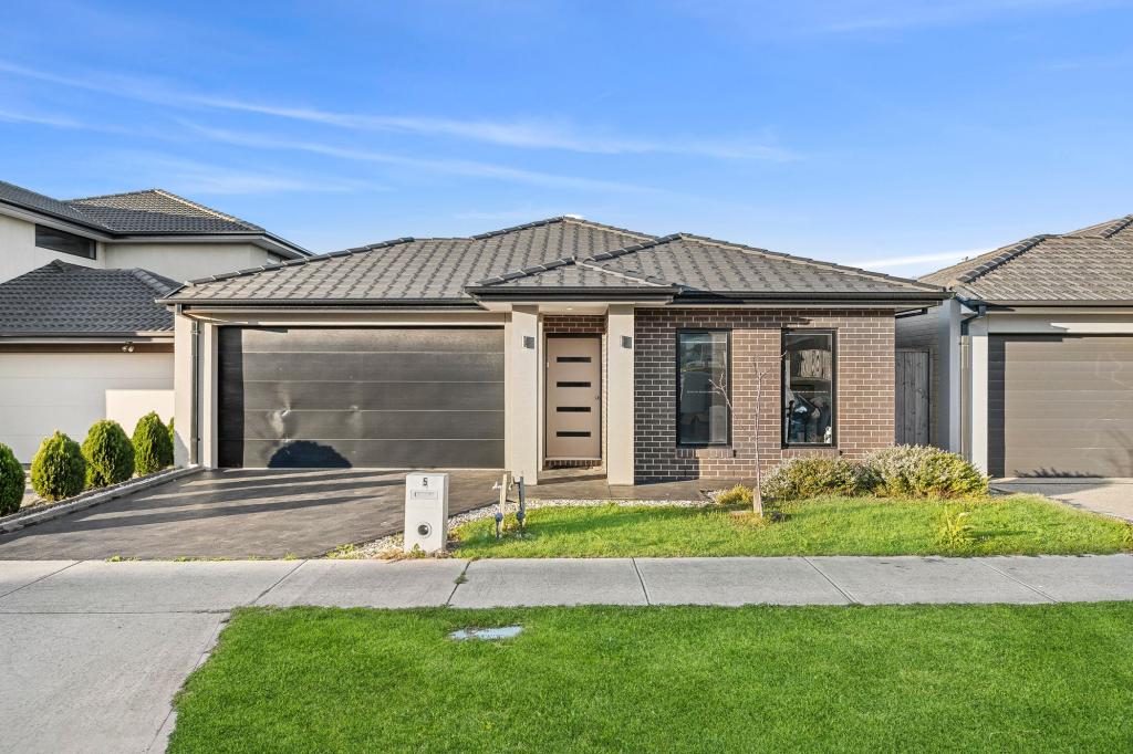 5 Vermillion Dr, Clyde North, VIC 3978