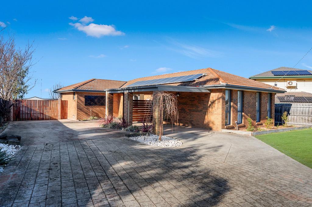 138 Racecourse Rd N, Pakenham, VIC 3810