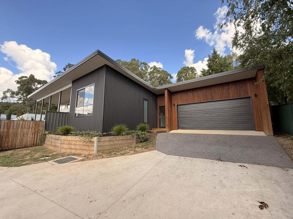 4/2 Lachlan Ct, Bright, VIC 3741