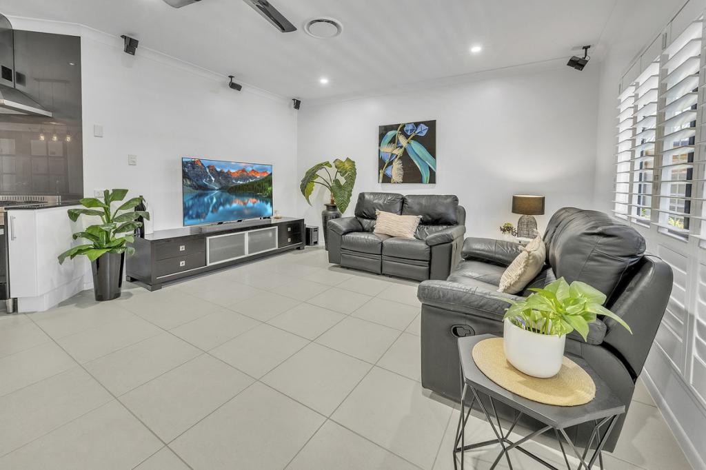 38 Victor Ave, Glenella, QLD 4740