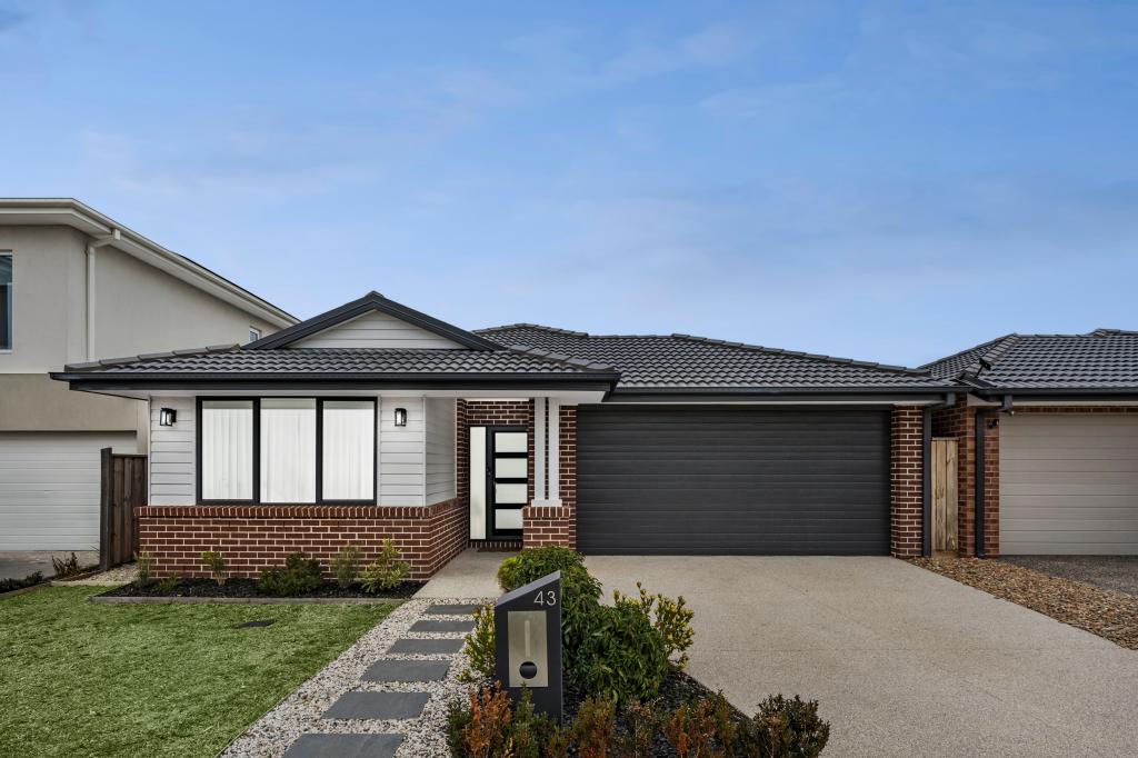 43 LIGHT HORSE CCT, SUNBURY, VIC 3429