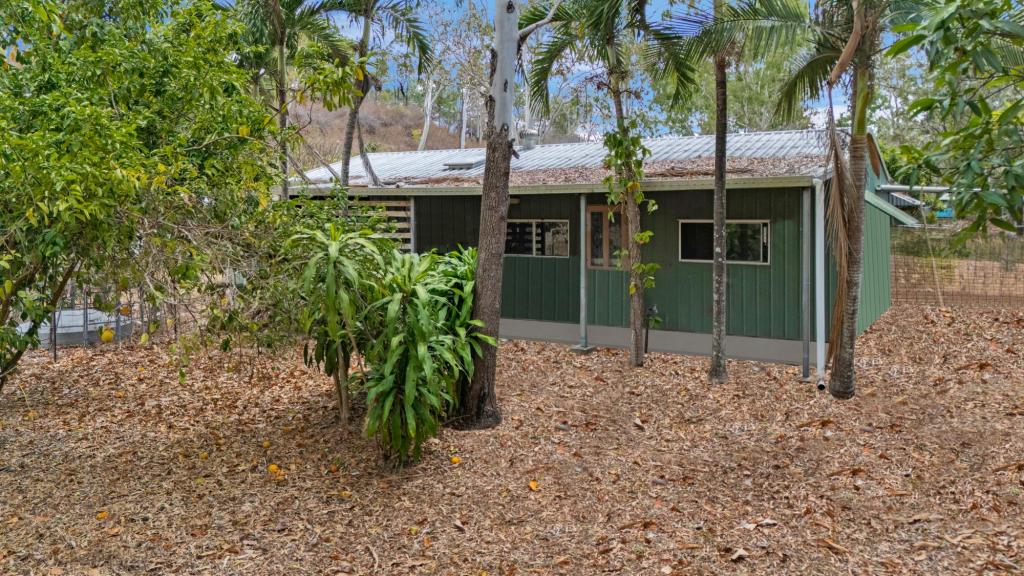 114 Alligator Creek Rd, Alligator Creek, QLD 4816