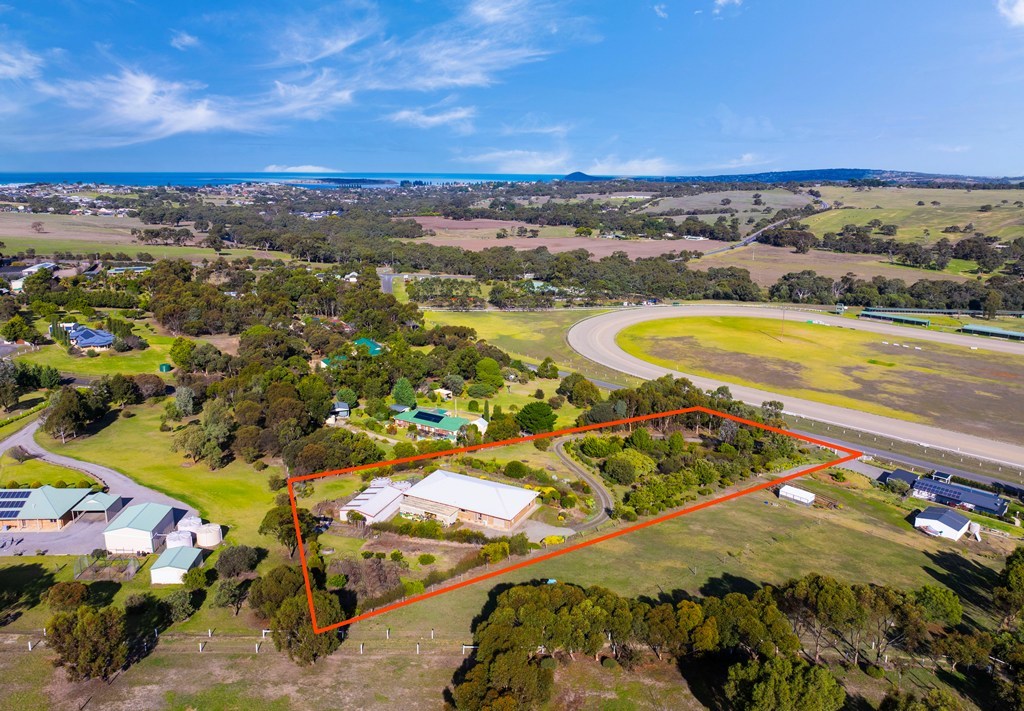 12 Lipizzaner Dr, Hindmarsh Valley, SA 5211