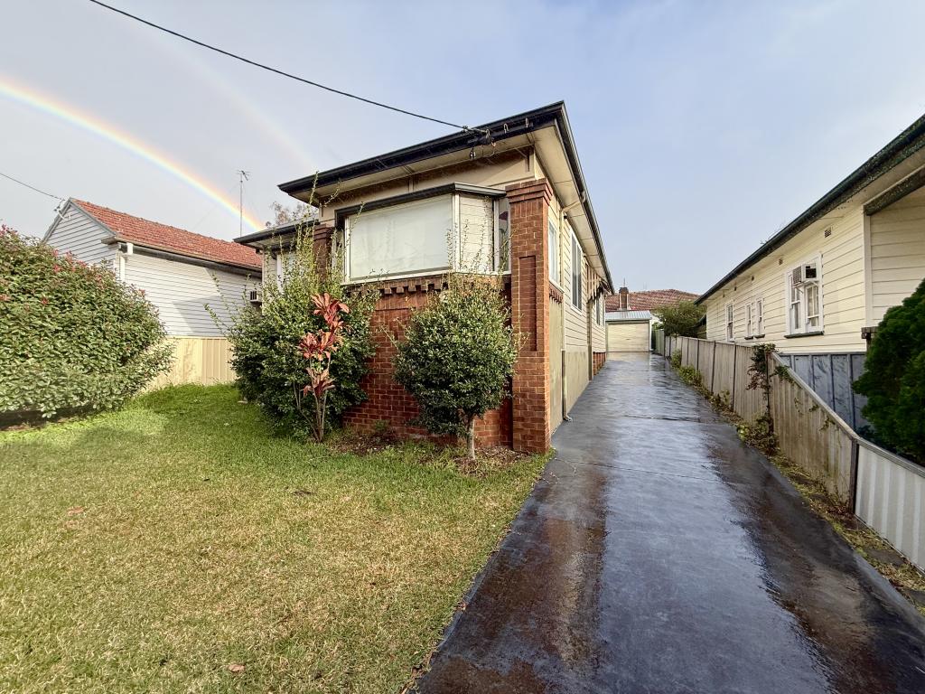 27 Maud St, Mayfield West, NSW 2304