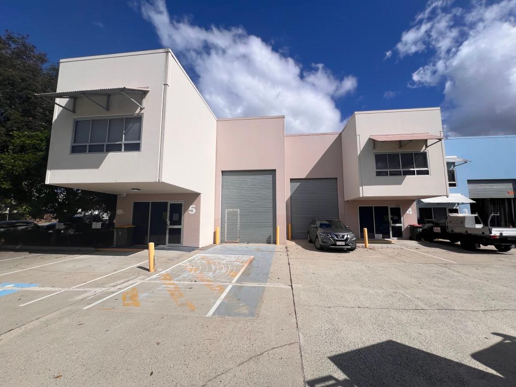 4 & 5/9 Valente Cl, Chermside, QLD 4032