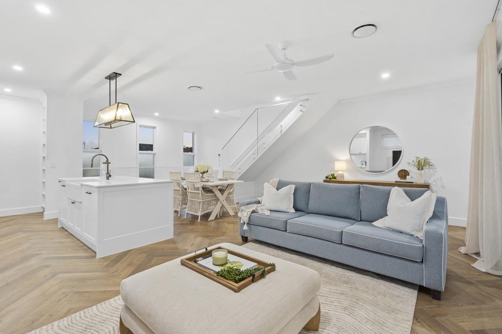 4/14 VICTOR AVE, PARADISE POINT, QLD 4216