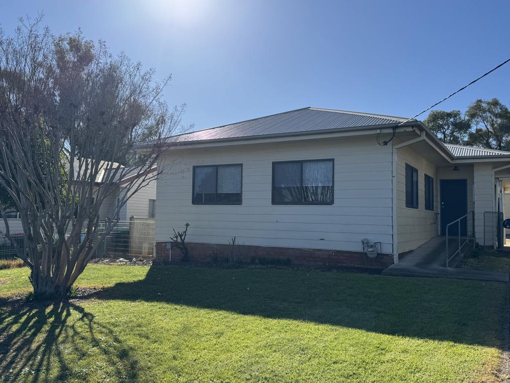 17 Musgrave St, Young, NSW 2594