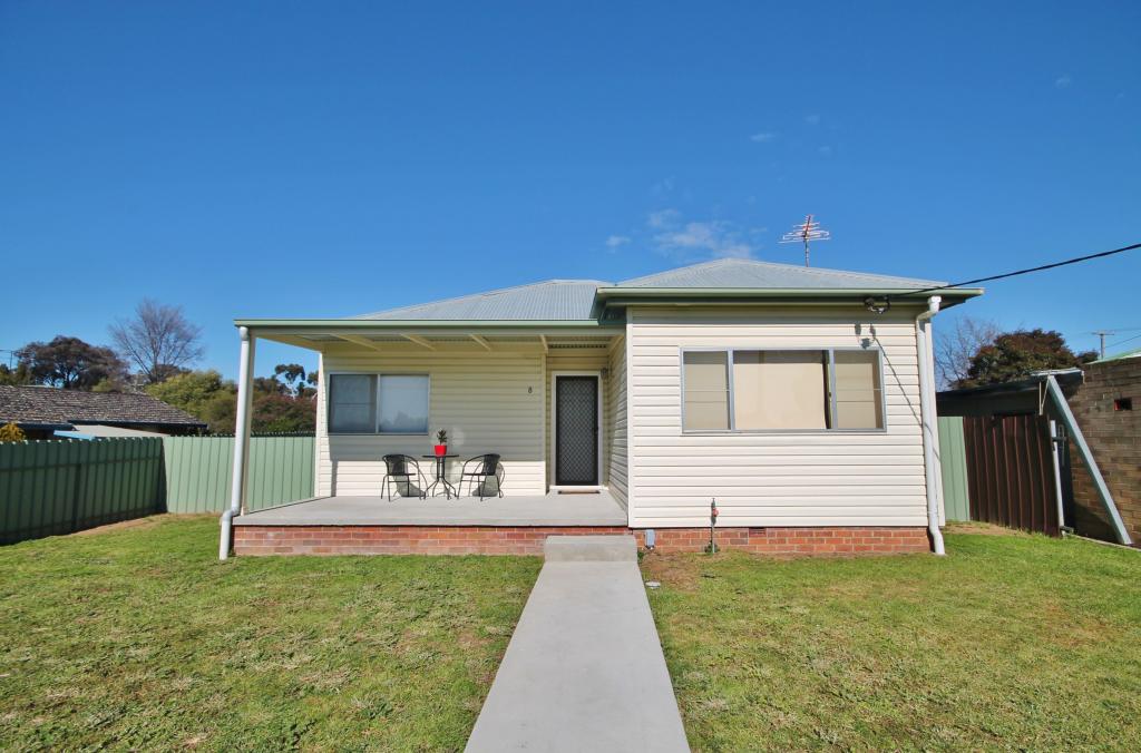 8 Currawong St, Young, NSW 2594