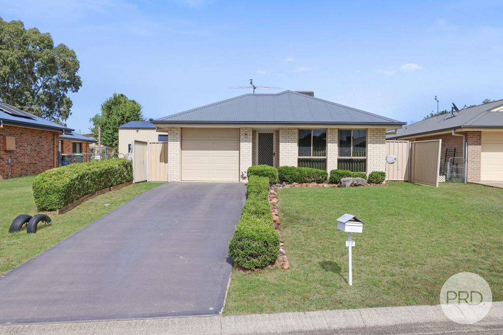 24a Nowland Cres, Westdale, NSW 2340