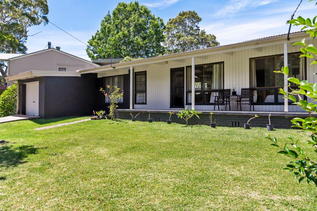 18 Wyoming Ave, Burrill Lake, NSW 2539
