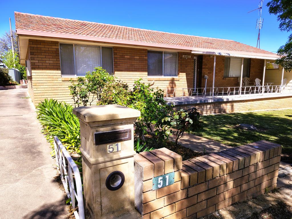 51 Camp St, Grenfell, NSW 2810