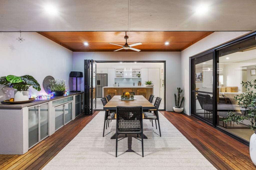 24 Cassidae Tce, Karrinyup, WA 6018