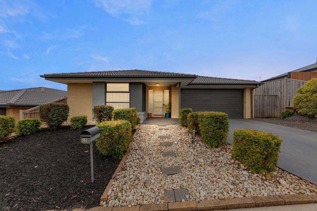 15 Fieldstone Ave, Warragul, VIC 3820