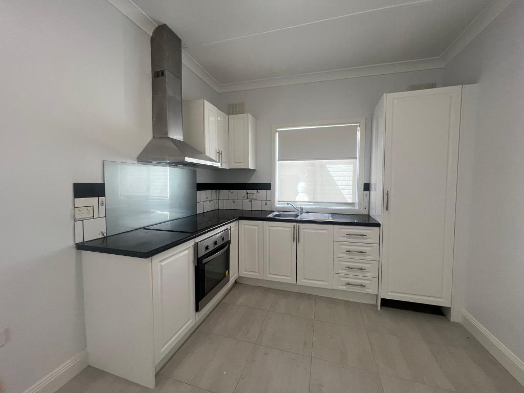 8 Bruce Rd, Warrawong, NSW 2502