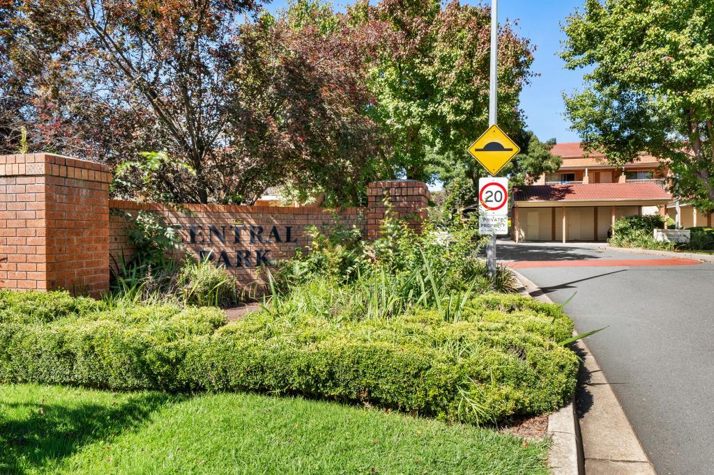 60 Byron Ct, Phillip, ACT 2606