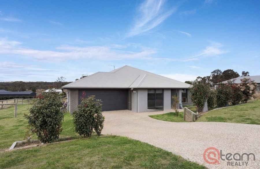 32 Harvest Rd, Meringandan West, QLD 4352